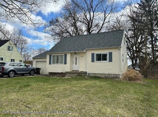 915 Pendleton Dr, Lansing, MI 48917