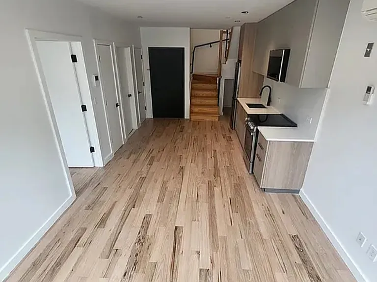 79 Truxton St #4B — Photo 2