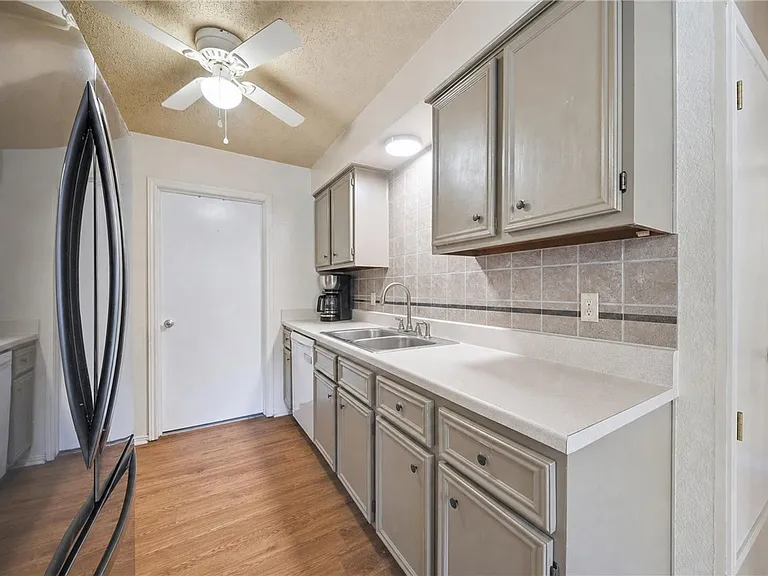1107 Winecup Cir — Photo 8