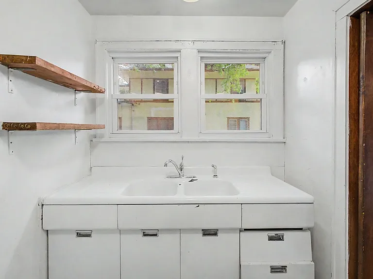 407 W Green St #2 — Photo 9