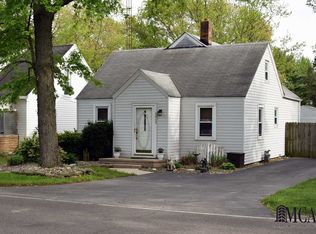 3405 Dean Rd, Lambertville, MI 48144