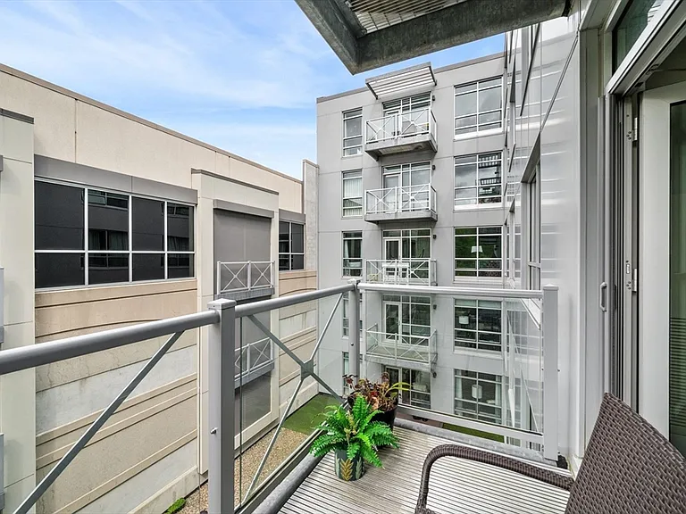 201 Elliott St #409 — Photo 14
