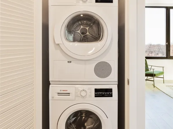 54 Crown Street image 9 of 40