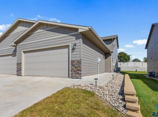 7216 E 45th St, Sioux Falls, SD 57110