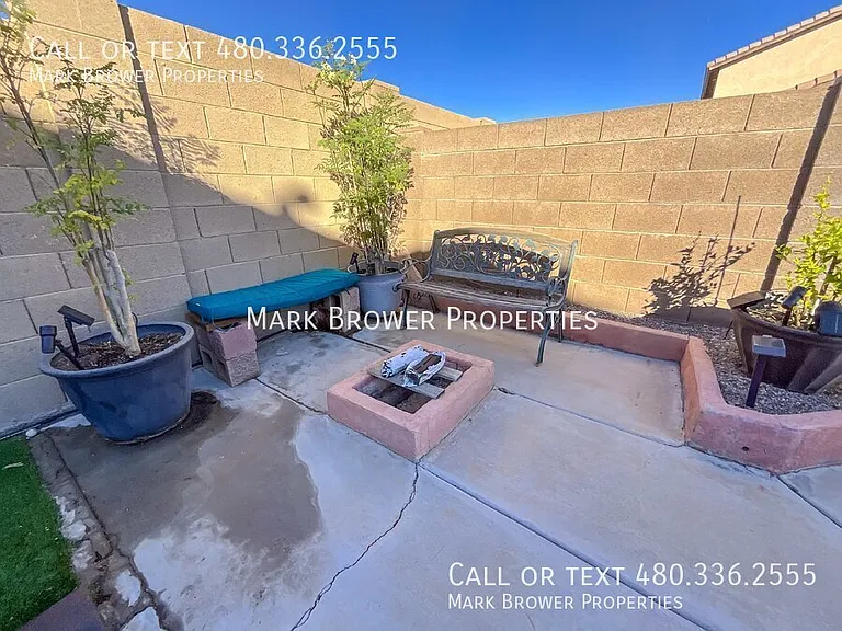 1302 E Elgin Pl — Photo 42