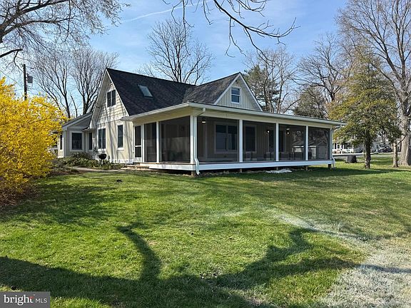 4th image of 1268 Hayes Rd