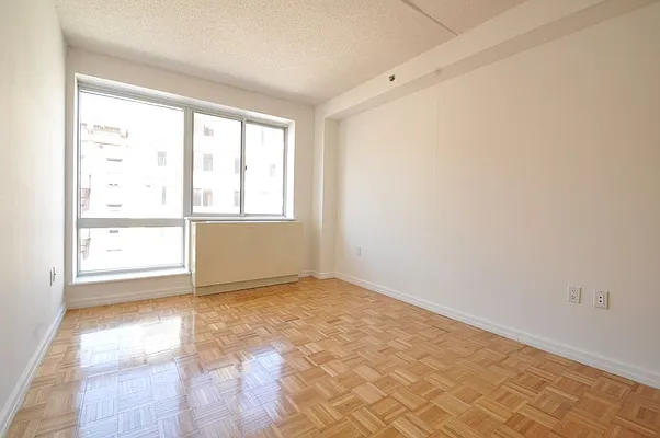 Rented by Lisa Management | media 94