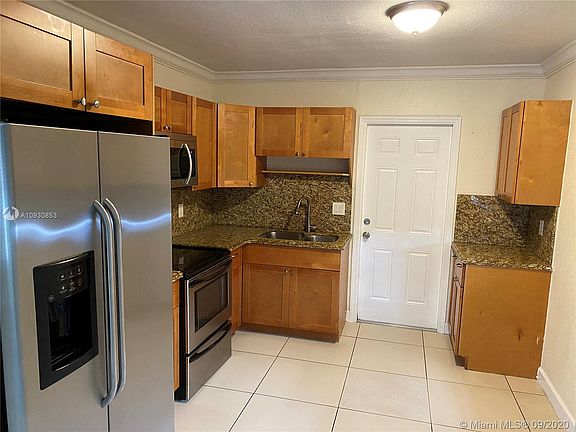 4th image of 3370 NW 17th St #3370
