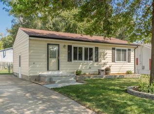 2009 E 39th Ct, Des Moines, IA 50317