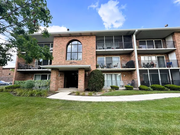 5646 W 158th St #402, Oak Forest, IL 60452
