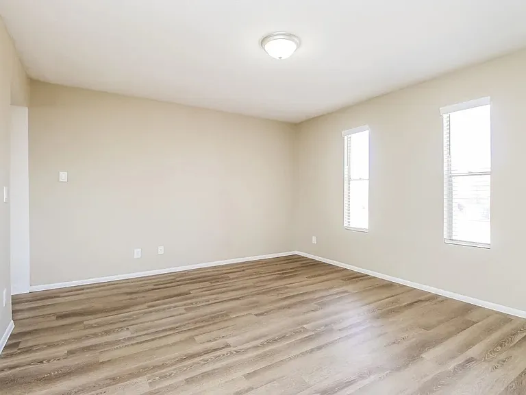 4339 E Nancy Ln — Photo 7