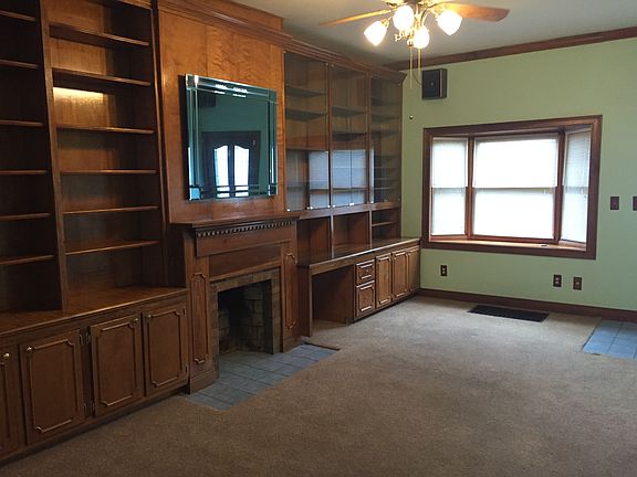 custom bookshelves & cabinet