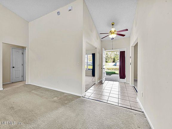 5th image of 14239 CRESTWICK Drive W