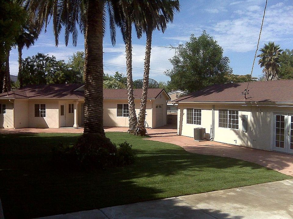 Beautiful 1/2 Acre Compound
