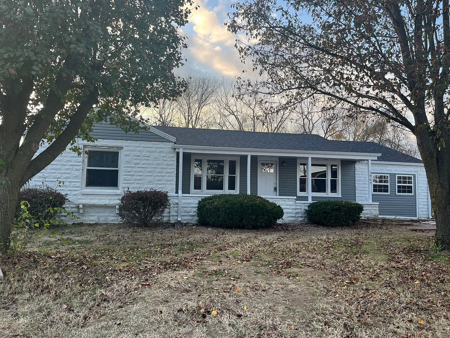 4 Bedroom, 2 Bath Home Near West Bypass! — Photo 1