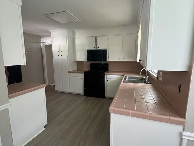 202 N Lakewood Dr — Photo 17