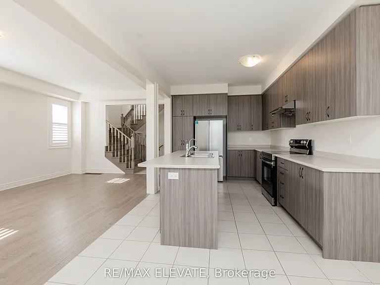 255 McKean Dr N — Photo 5