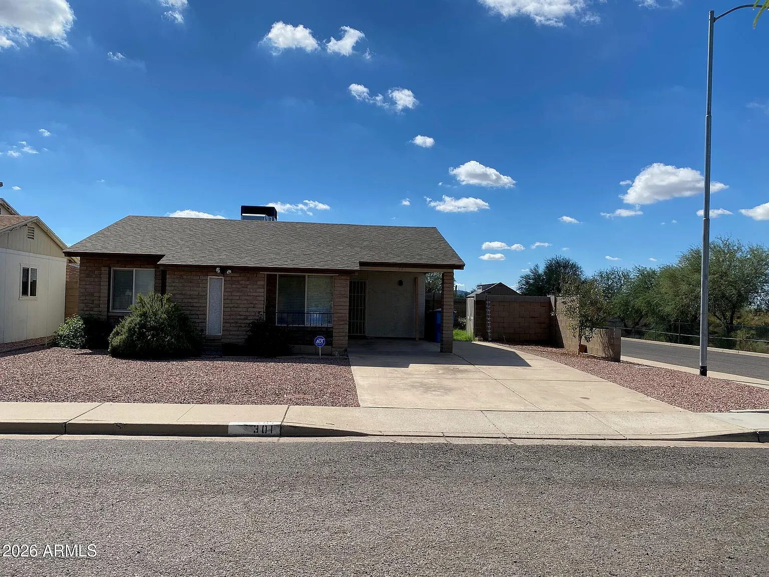 2 bed, 2.0 bath, 866 sqft, $1,700 — Photo 2