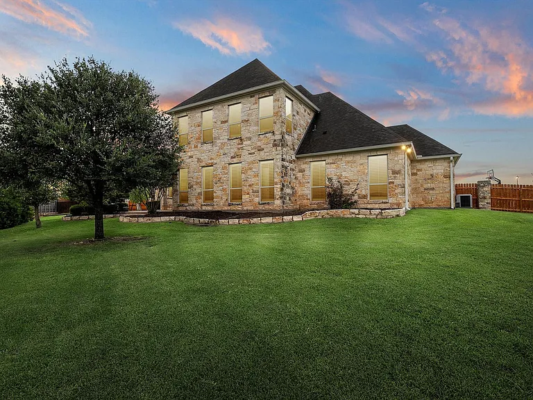 7030 Flagstone Cir — Photo 42