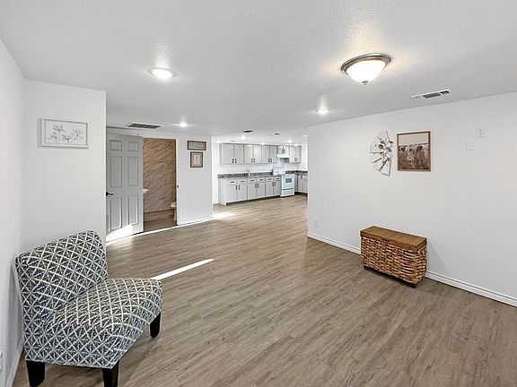 2nd image of 1611 Juanita Ave