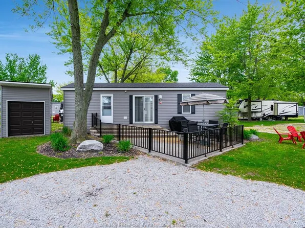 981 County Road 2 #522, Lakeshore, ON N0R 1A0