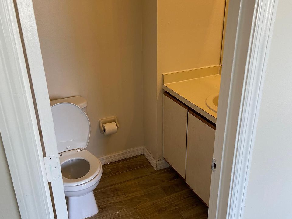 1st image of 207 Watts Ln APT C