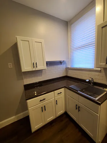 177 W Parmenter St #1 Photo 1