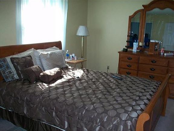 4th image of 5028 Reo Ave