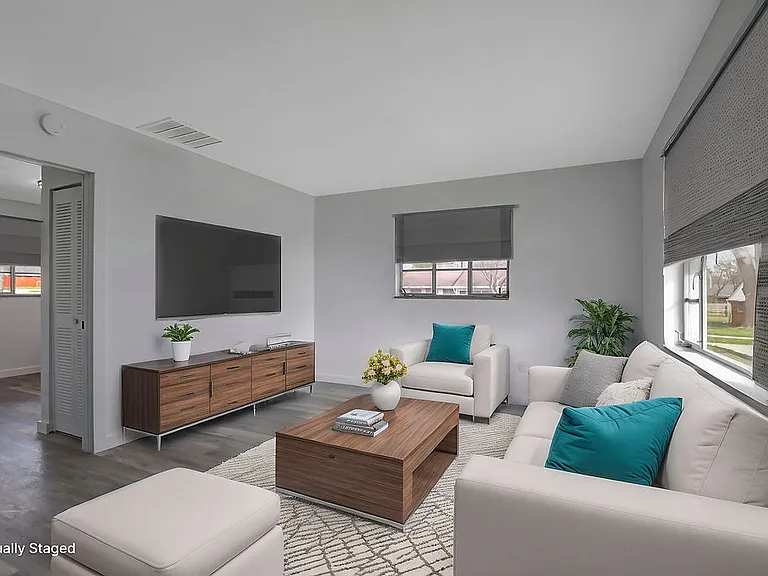 Newly Remodeled Spacious One Bedroom Apartments with Off Street Parking
Located in the Northmont City School District
Sewer,Water, and Trash Paid!
Call or text Direct for Showing