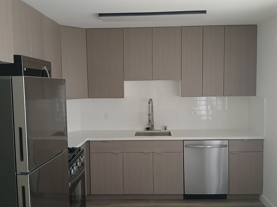 1st image of 544 N Hayworth Ave #A