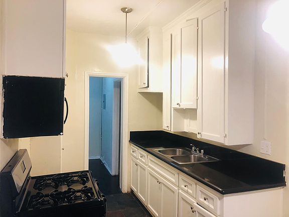 2nd image of 849 S Oxford Ave APT 101