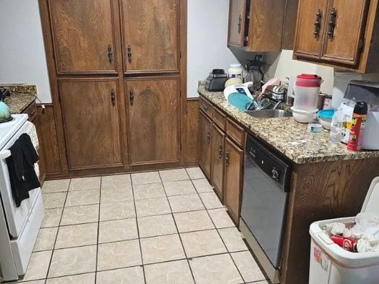 904 Bluebird Dr — Photo 2