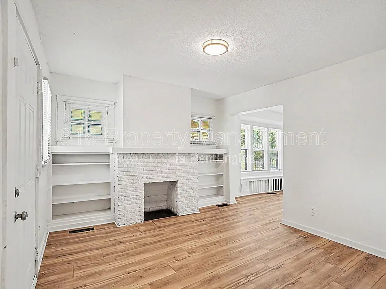 5013 S Benton Ave — Photo 2