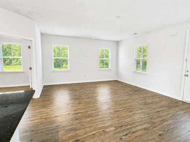 74 Garden Gate Ln — Photo 4