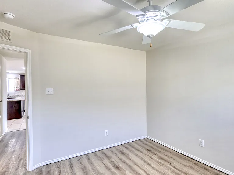 433 Magma Dr — Photo 23