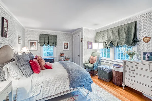 Sold by Century 21 American Homes | media 19