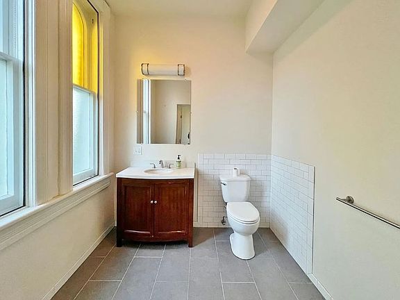 5th image of 50 Abeel St Unit 1