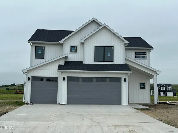 2605 Dutton Cir SE, Mandan, ND 58554