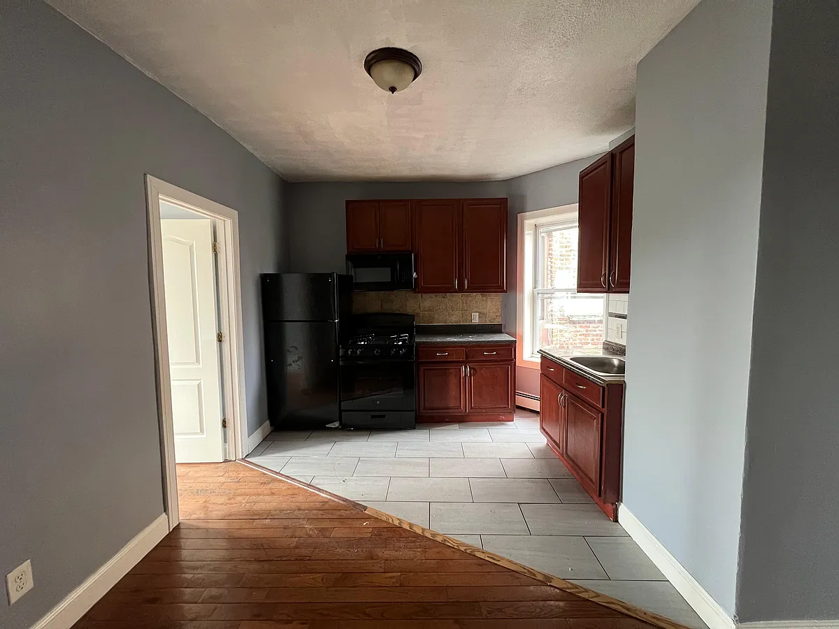 Building Photo - 552 Avenue C #14E