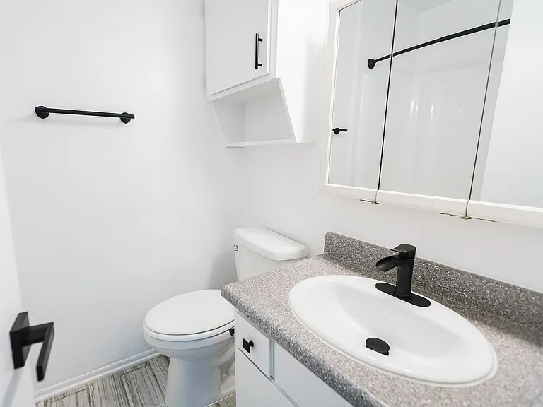 238 South Serrano Ave — Photo 28