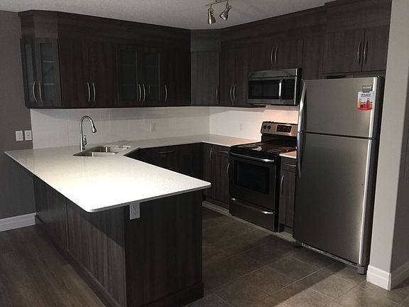 4th image of 70 College St E #1A
