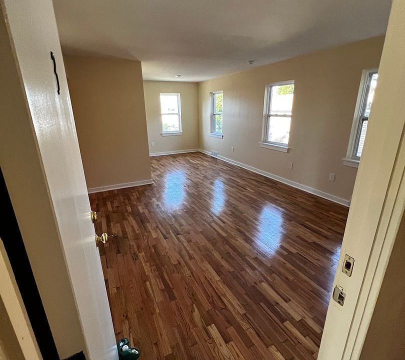 1st image of 131 Whitehills Dr #3