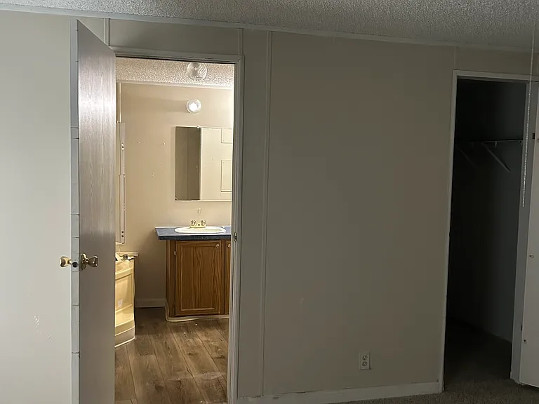 106 Carmen Ln — Photo 3