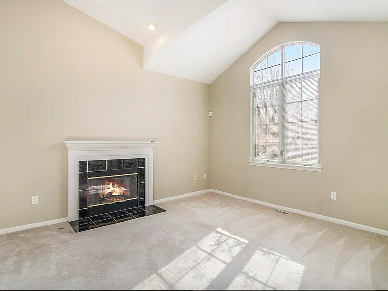 5974 Versailles Ave — Photo 3