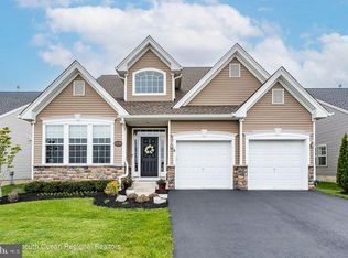 7 Garden Path, Barnegat, NJ 08005
