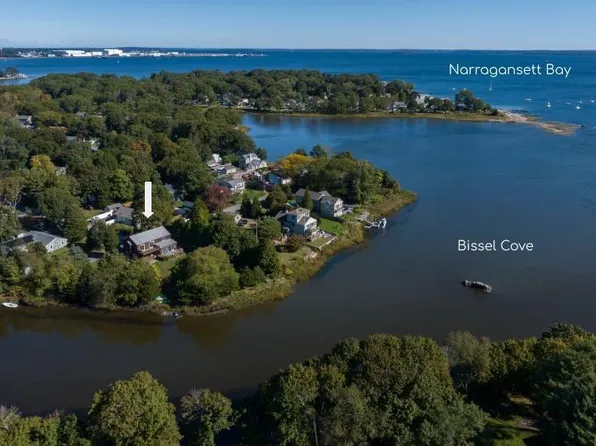 30 Cecil Ave, North Kingstown, RI 02852
