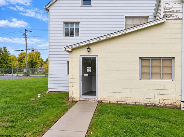 3372 Collins Ferry Rd, Morgantown, WV 26505