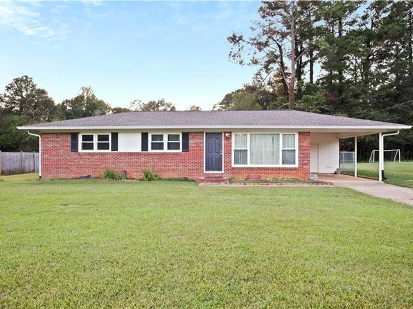 40 Crestview Cir, Carrollton, GA 30117