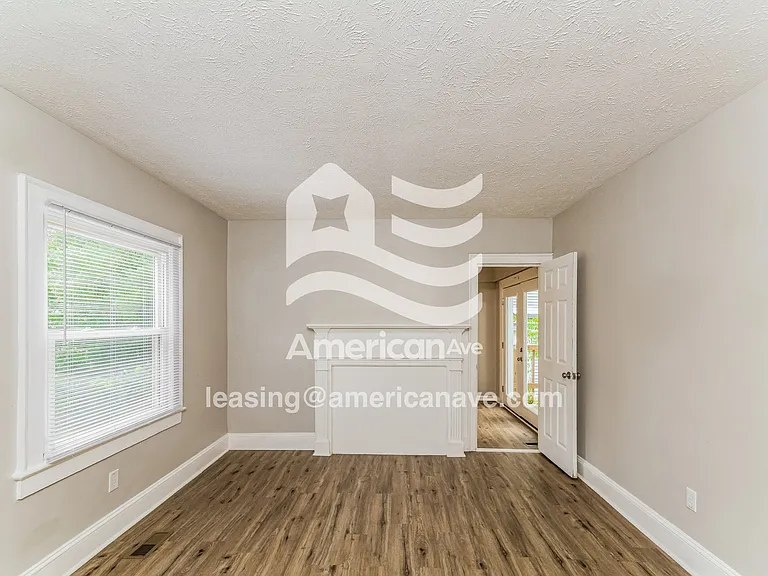 973646_002_wm_-_living_room_13091158.jpg