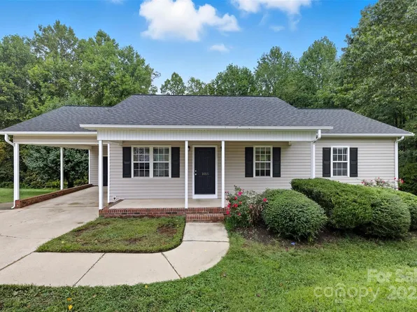 1015 E Academy St, Cherryville, NC 28021